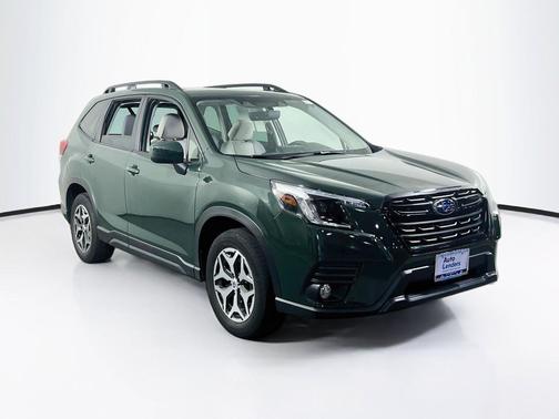 Cascade Green Silica 2023 Subaru Forester Premium