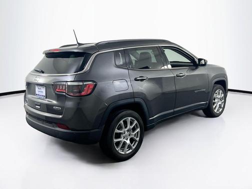 Granite Crystal Metallic Clearcoat 2022 Jeep Compass Latitude Lux