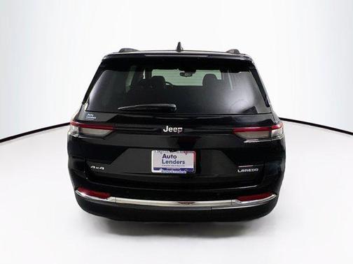 Diamond Black Crystal Pearlcoat 2023 Jeep Grand Cherokee Laredo