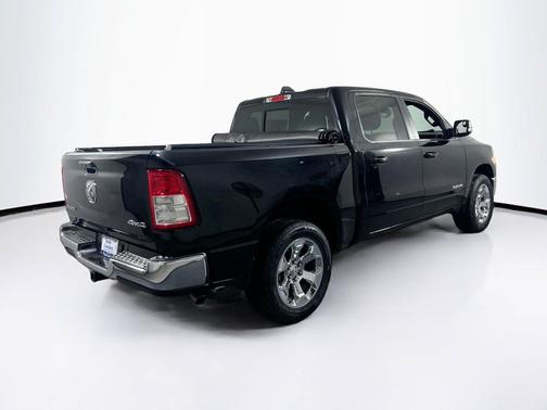 Diamond Black Crystal Pearlcoat 2022 RAM 1500 Big Horn/Lone Star