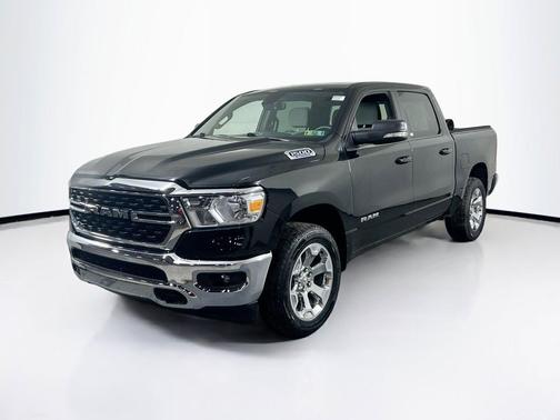 Diamond Black Crystal Pearlcoat 2022 RAM 1500 Big Horn/Lone Star