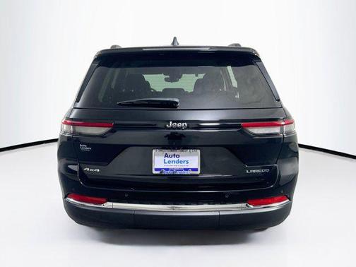 Diamond Black Crystal Pearlcoat 2023 Jeep Grand Cherokee Laredo