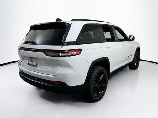 2022 Jeep Grand Cherokee Altitude