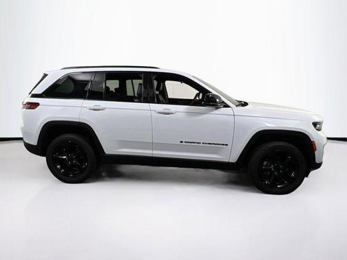 2022 Jeep Grand Cherokee Altitude
