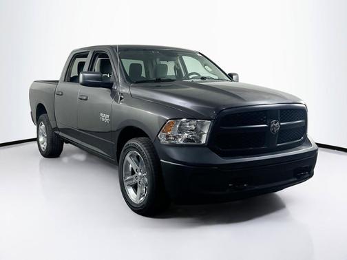 Granite Crystal Metallic Clearcoat 2018 RAM 1500 Tradesman