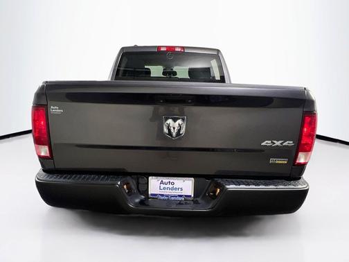 Granite Crystal Metallic Clearcoat 2018 RAM 1500 Tradesman