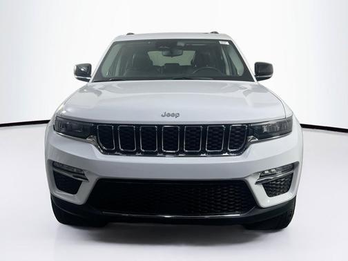 Bright White Clearcoat 2023 Jeep Grand Cherokee Limited