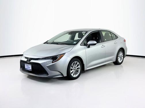 Classic Silver Metallic 2021 Toyota Corolla LE