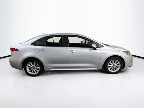 Classic Silver Metallic 2021 Toyota Corolla LE