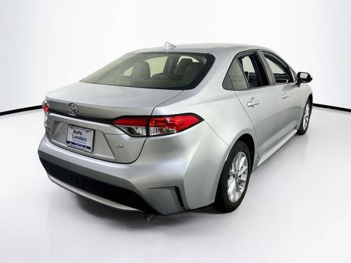 Classic Silver Metallic 2021 Toyota Corolla LE