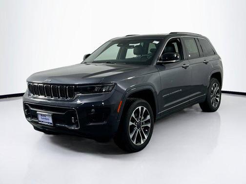 Baltic Gray Metallic Clearcoat 2022 Jeep Grand Cherokee Overland
