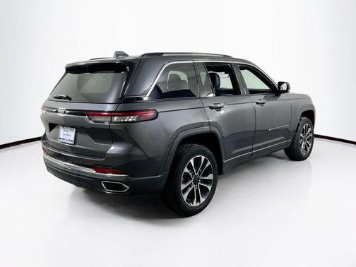 Baltic Gray Metallic Clearcoat 2022 Jeep Grand Cherokee Overland
