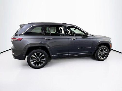 Baltic Gray Metallic Clearcoat 2022 Jeep Grand Cherokee Overland