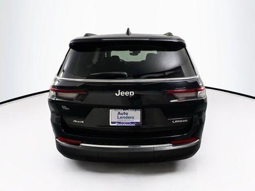 Diamond Black Crystal Pearlcoat 2023 Jeep Grand Cherokee L Laredo
