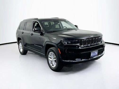 Diamond Black Crystal Pearlcoat 2023 Jeep Grand Cherokee L Laredo