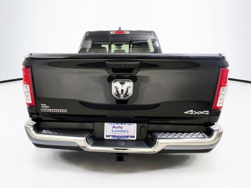 Diamond Black Crystal Pearlcoat 2023 RAM 1500 Big Horn/Lone Star