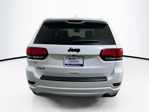 2022 Jeep Grand Cherokee Laredo