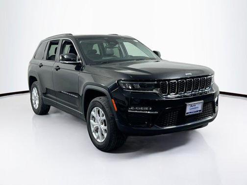Diamond Black Crystal Pearlcoat 2023 Jeep Grand Cherokee Limited