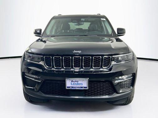 Diamond Black Crystal Pearlcoat 2023 Jeep Grand Cherokee Limited