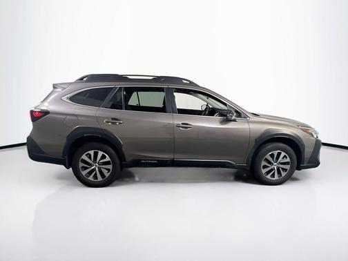 Brilliant Bronze Metallic 2023 Subaru Outback Premium