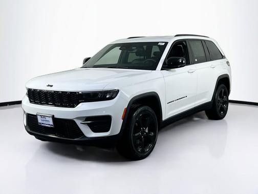Bright White Clearcoat 2023 Jeep Grand Cherokee Altitude