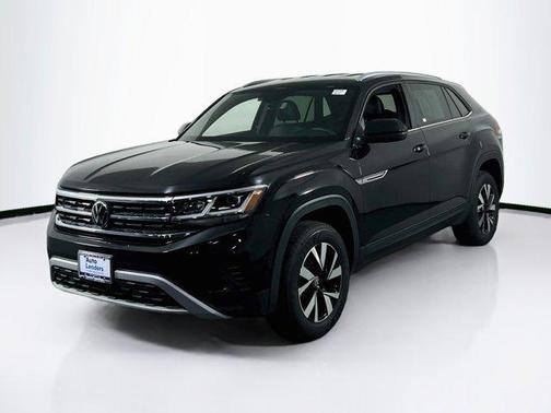 Deep Black Pearl 2023 Volkswagen Atlas Cross Sport 2.0T SE