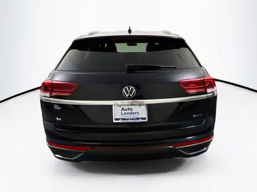 Deep Black Pearl 2023 Volkswagen Atlas Cross Sport 2.0T SE