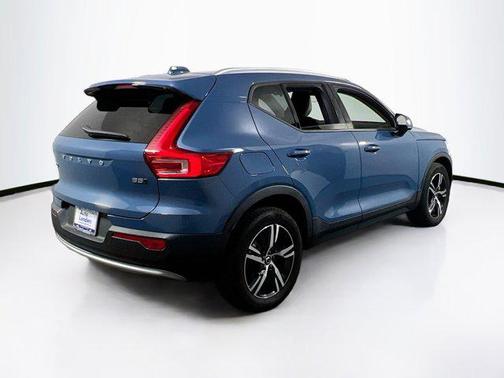 Fjord Blue Metallic 2023 Volvo XC40 B5 Core