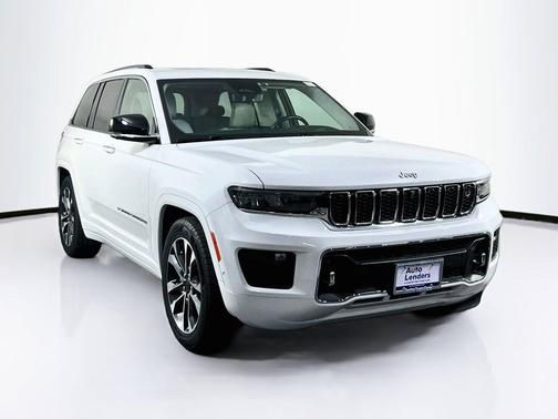 Bright White Clearcoat 2023 Jeep Grand Cherokee Overland