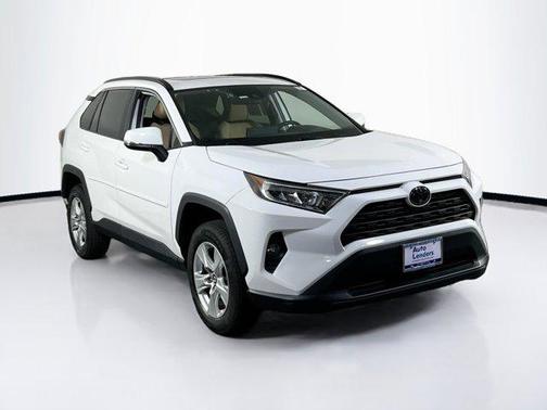 Super White 2019 Toyota RAV4 XLE