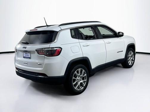 Bright White Clearcoat 2022 Jeep Compass Latitude Lux