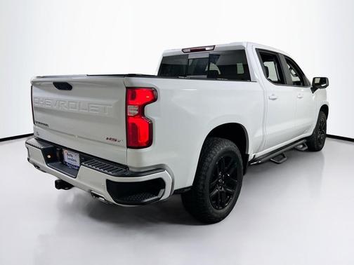 Summit White 2025 Chevrolet Silverado 1500 RST