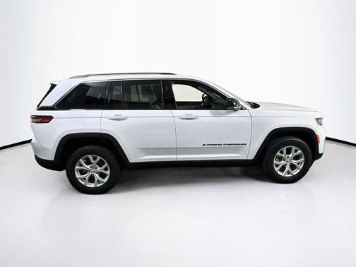 Bright White Clearcoat 2023 Jeep Grand Cherokee Limited