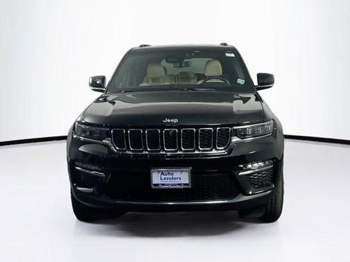 Diamond Black Crystal Pearlcoat 2023 Jeep Grand Cherokee Limited