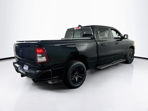 Diamond Black Crystal Pearlcoat 2023 RAM 1500 Big Horn/Lone Star