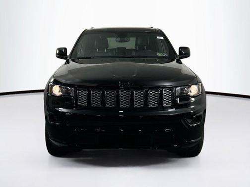 2022 Jeep Grand Cherokee Laredo