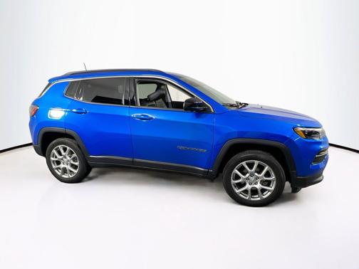 Laser Blue Pearlcoat 2022 Jeep Compass Latitude Lux