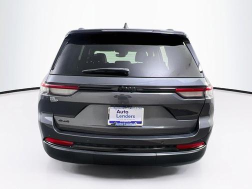 Baltic Gray Metallic Clearcoat 2023 Jeep Grand Cherokee Altitude