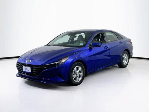 2023 Hyundai ELANTRA SE