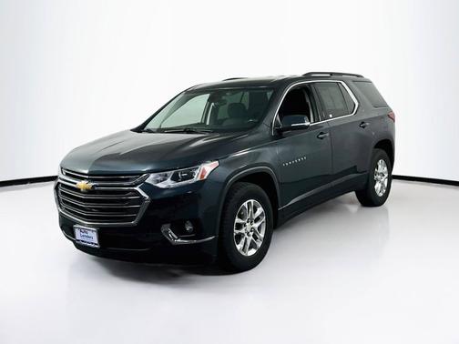 Graphite Metallic 2021 Chevrolet Traverse LT Cloth