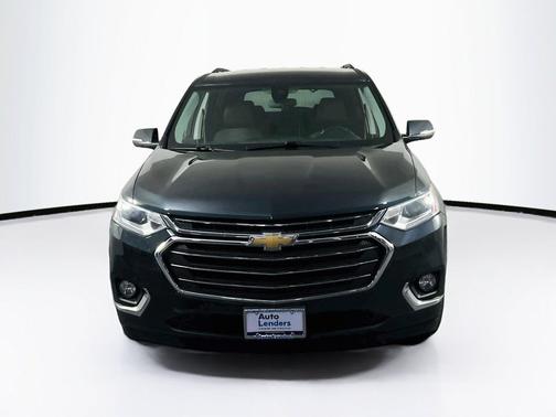 Graphite Metallic 2021 Chevrolet Traverse LT Cloth