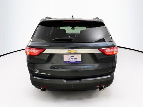 Graphite Metallic 2021 Chevrolet Traverse LT Cloth