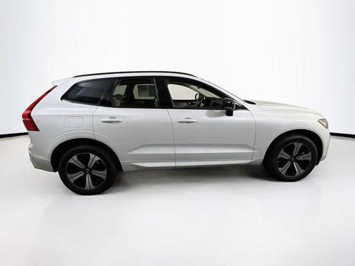 Crystal White Metallic 2025 Volvo XC60 Plug-In Hybrid Core, T8 AWD Electric/Gasoline, Dark