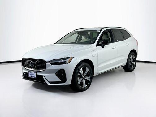 Crystal White Metallic 2025 Volvo XC60 Plug-In Hybrid Core, T8 AWD Electric/Gasoline, Dark