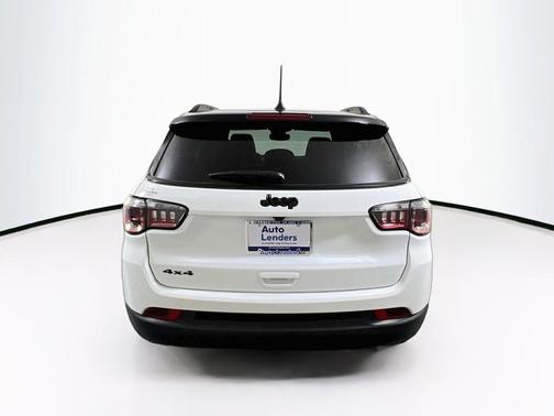 Bright White Clearcoat 2022 Jeep Compass Latitude