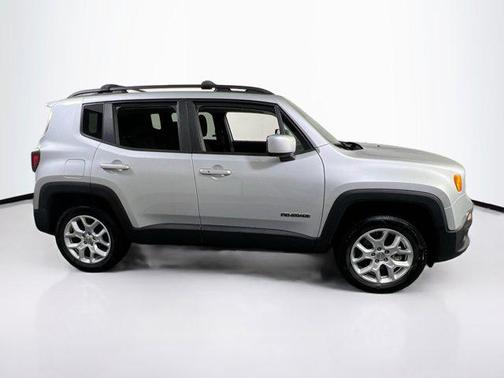 Glacier Metallic 2017 Jeep Renegade Latitude
