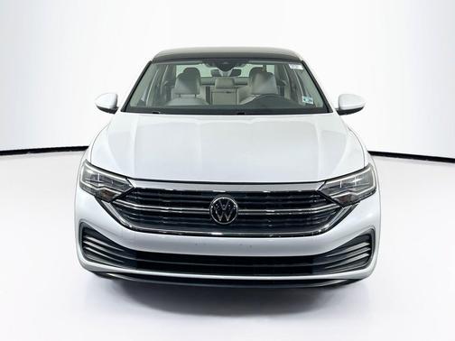 Opal White Pearl 2024 Volkswagen Jetta 1.5T SE
