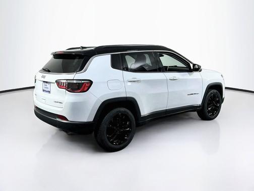 Bright White Clearcoat 2022 Jeep Compass Limited 4x4