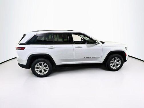 Bright White Clearcoat 2023 Jeep Grand Cherokee Limited
