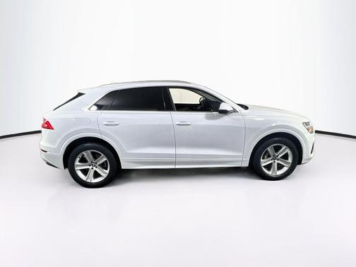 Glacier White Metallic 2020 Audi Q8 55 Premium